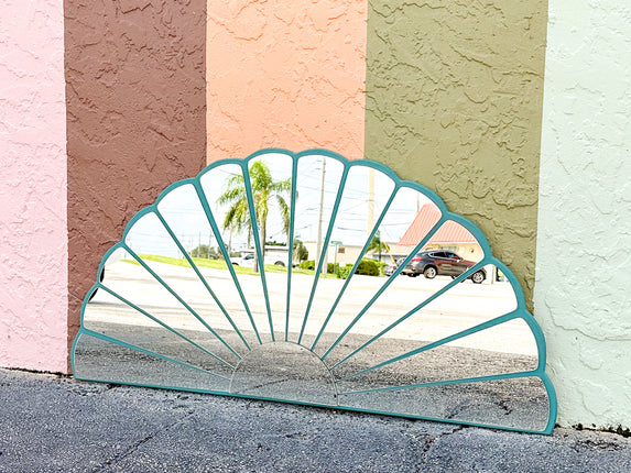 80s Chic Clam Shell Mirror