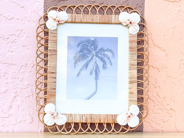 Large Shell Chic Rattan Frame
