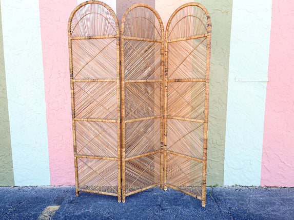 Arched Rattan Screen