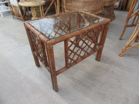 Ficks Reed Diamond Pattern Side Table