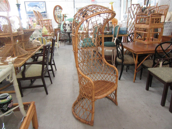 Rattan Diamond Pattern Hooded Chair