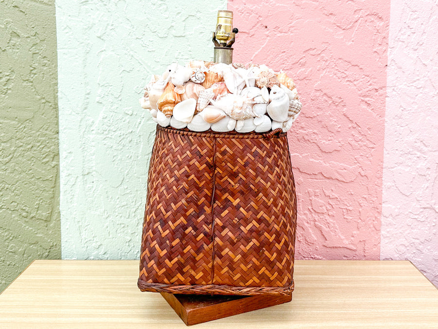 Shell Chic Basket Lamp
