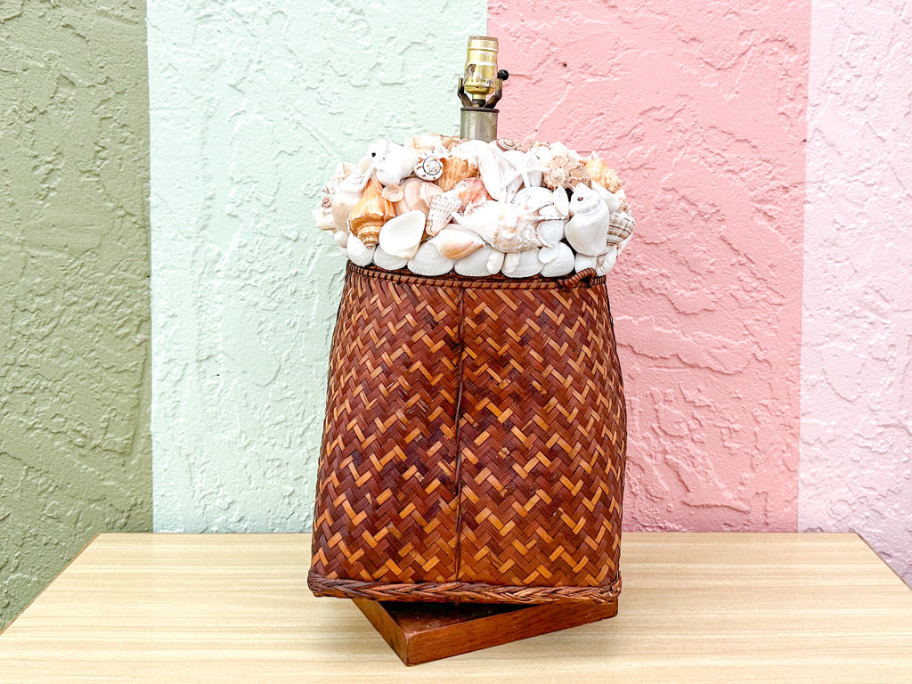 Shell Chic Basket Lamp