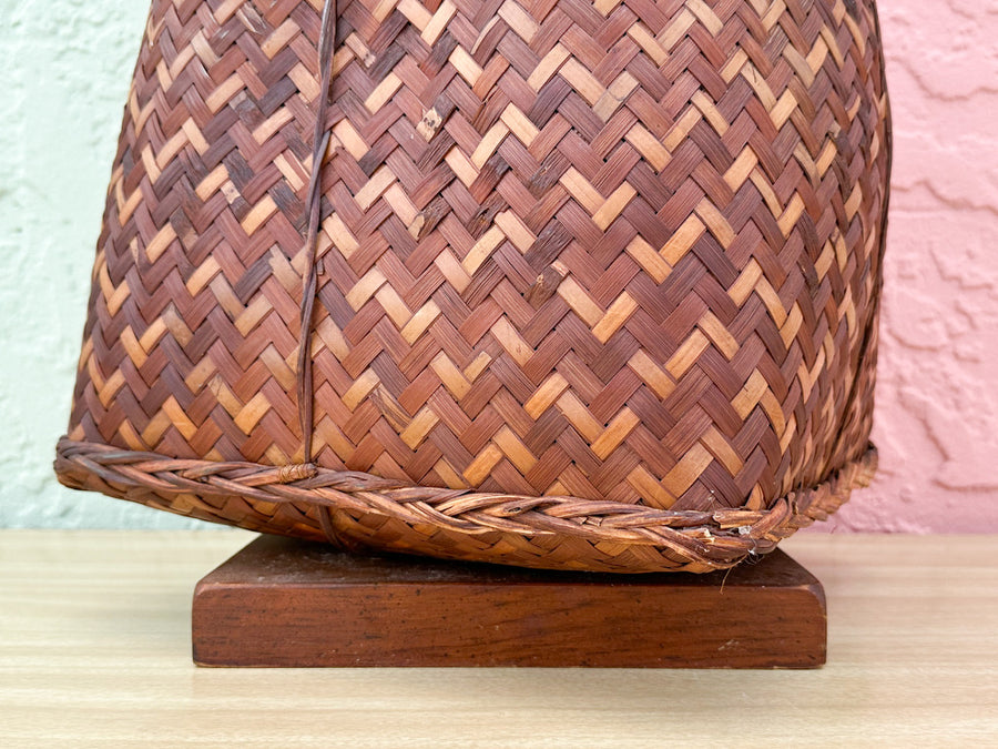 Shell Chic Basket Lamp