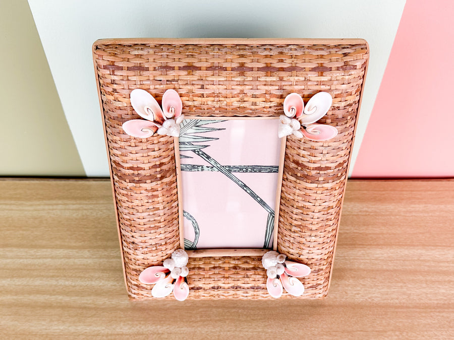 Shell Chic Rattan Frame