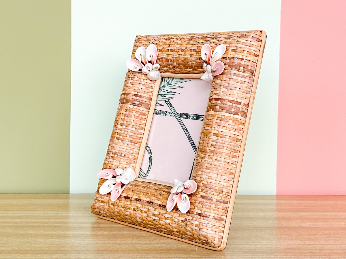 Shell Chic Rattan Frame