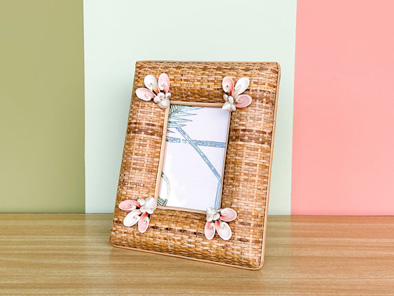 Shell Chic Rattan Frame