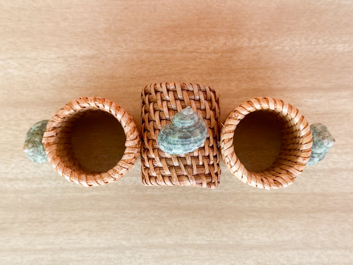 Set of Four Emerald Shell and Rattan Napkin Rings