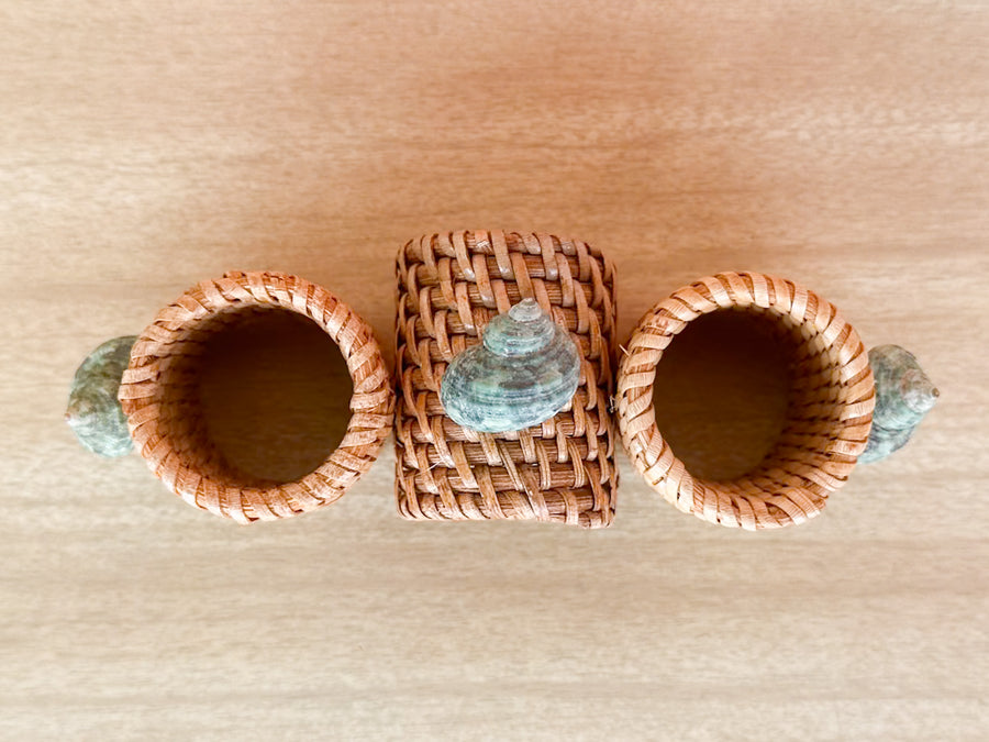 Set of Four Emerald Shell and Rattan Napkin Rings