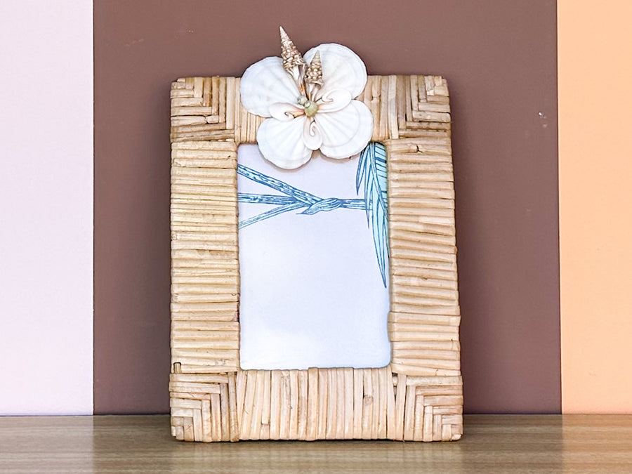 Shell Chic Rattan Frame