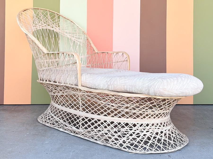 Marbled Pink Webspun Chaise