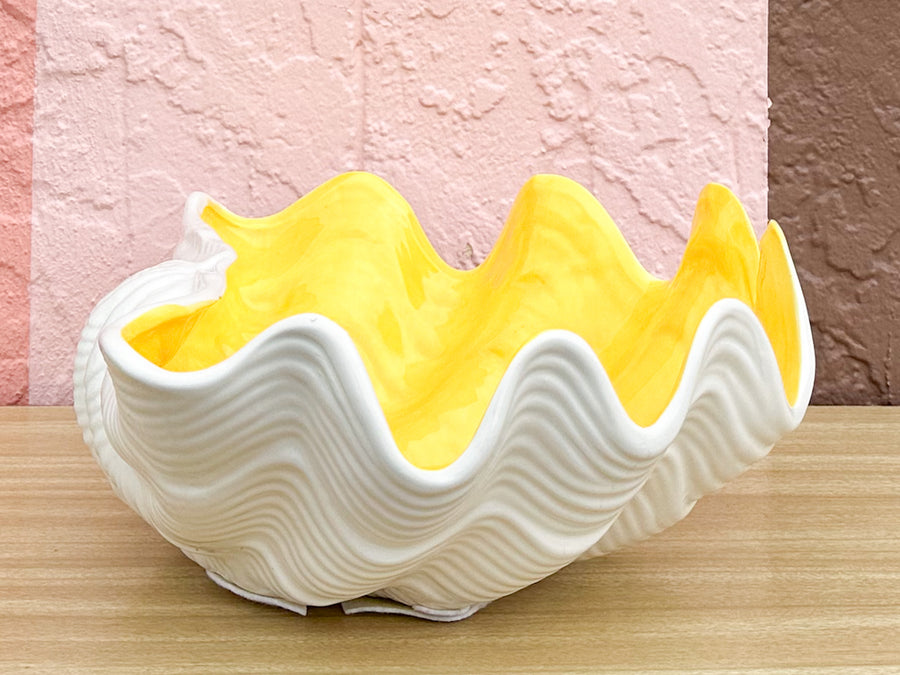 Happy Yellow Clam Shell