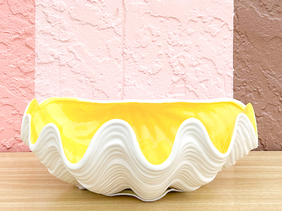 Happy Yellow Clam Shell