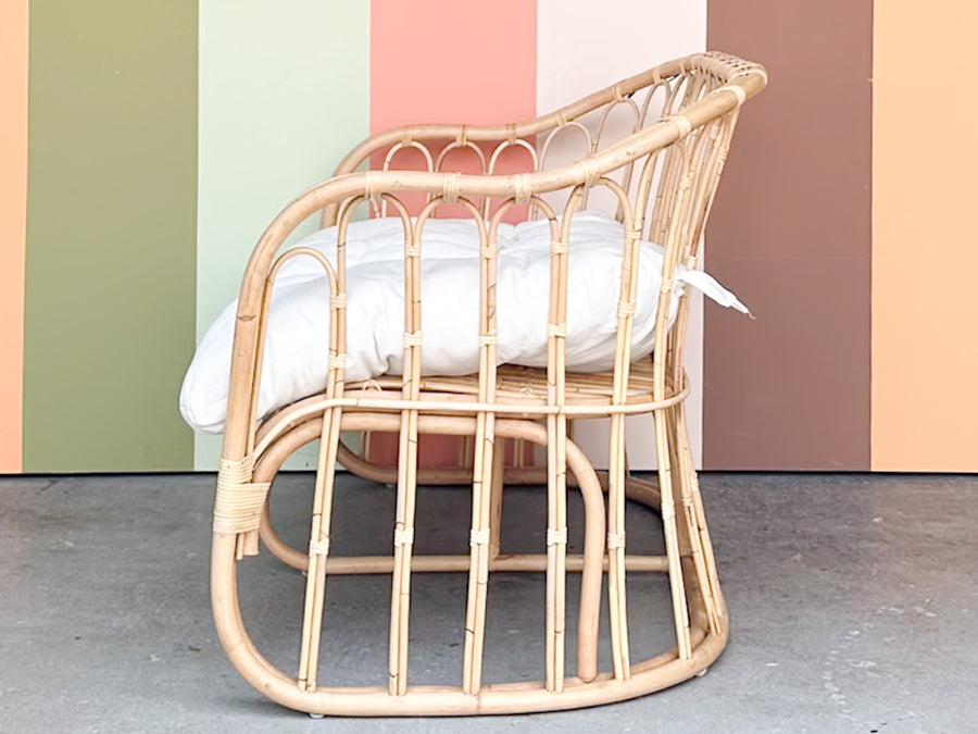 Cute Coastal Rattan Loveseat