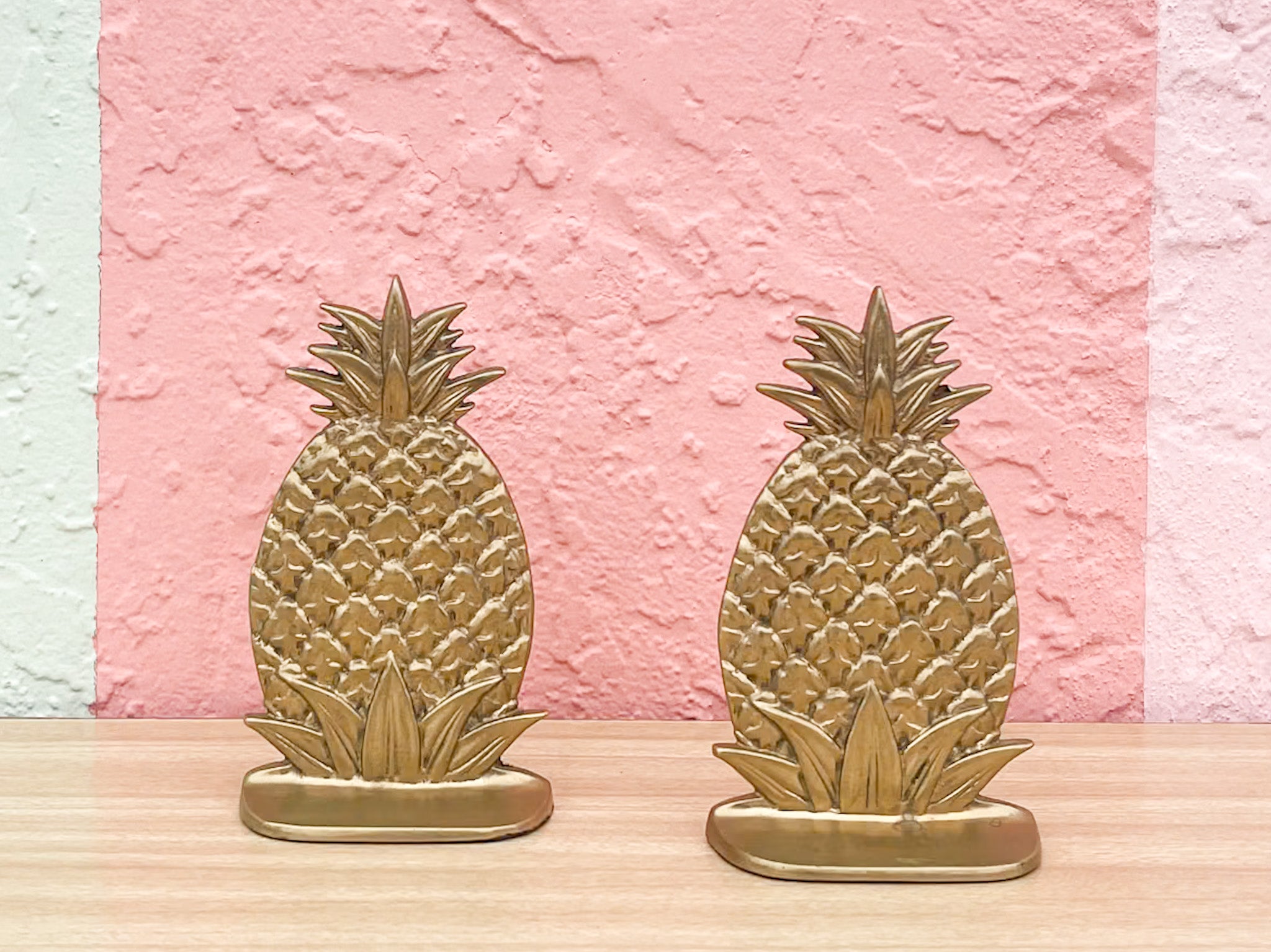 Vintage Brass Pineapple Bookends, Mid Century Book Holders, Palm Beach Decor, Hollywood Regency, Welcome order Pineapple