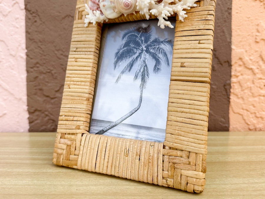Shell Chic Rattan Frame