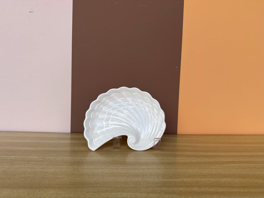 Set of Six Kips Bay Show House Shell Appetizer Plates