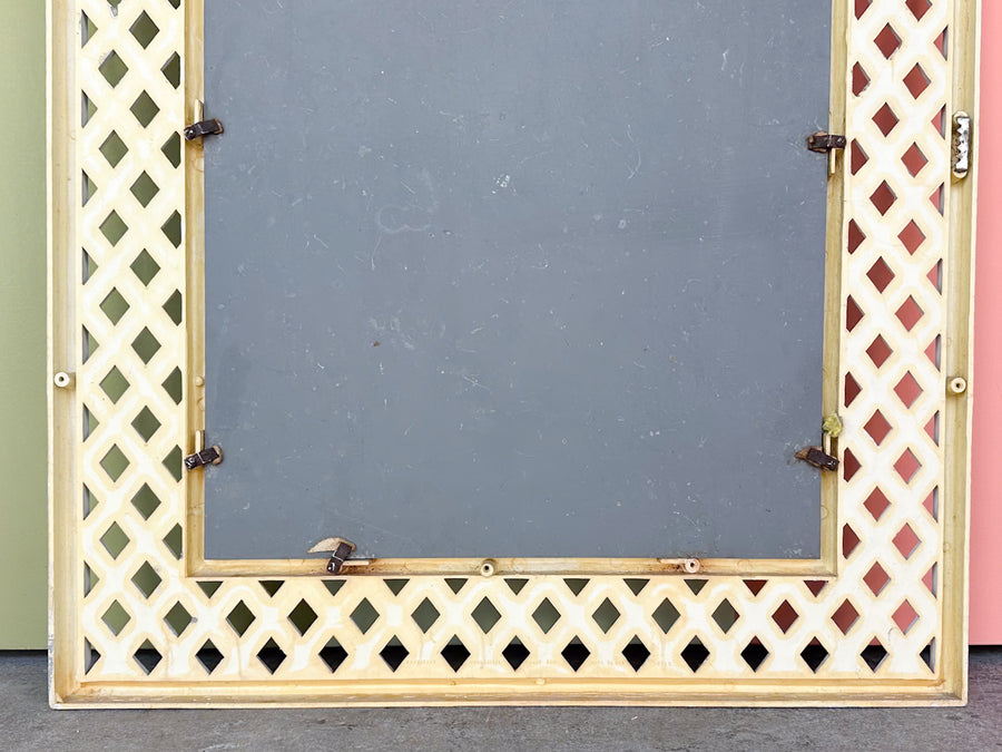Pair of Lattice Love Mirrors