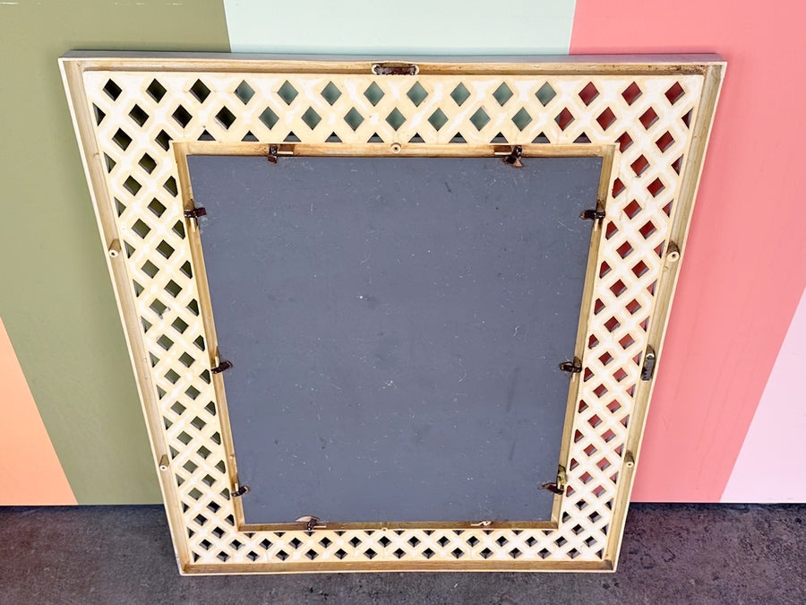 Pair of Lattice Love Mirrors