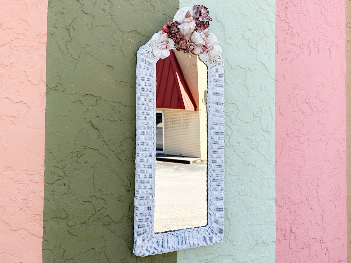 Cute Wicker Shell Mirror