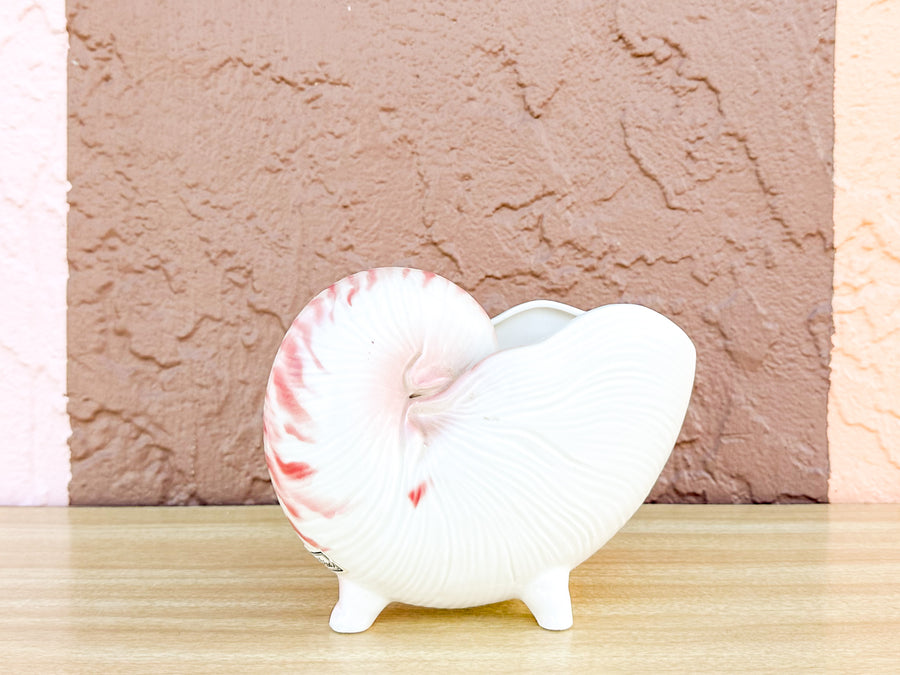 Kips Bay Show House Pink Fitz and Floyd Shell Cachepot