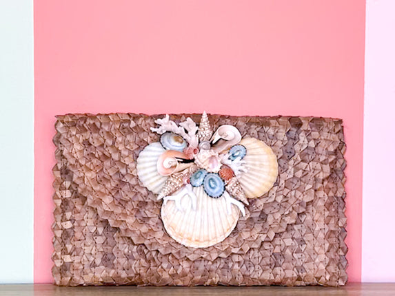 Raffia Shellegance Clutch