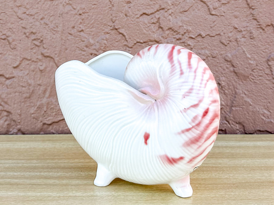 Kips Bay Show House Pink Fitz and Floyd Shell Cachepot