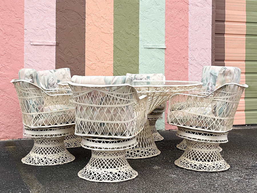 Old Florida Style Webspun Outdoor Dining Set