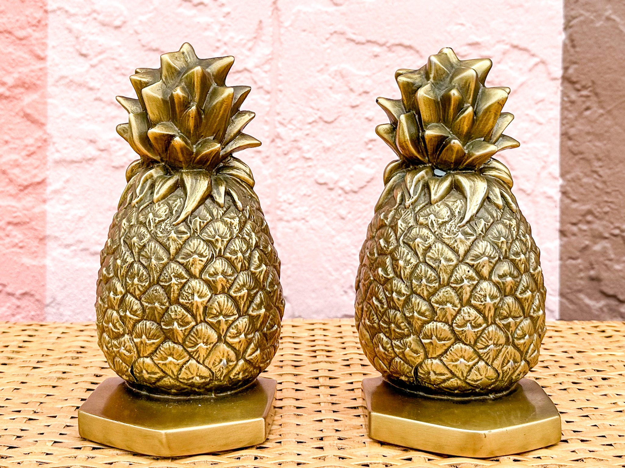 Vintage Brass Pineapple Bookends, Mid Century Book Holders, Palm Beach Decor, Hollywood Regency, Welcome order Pineapple