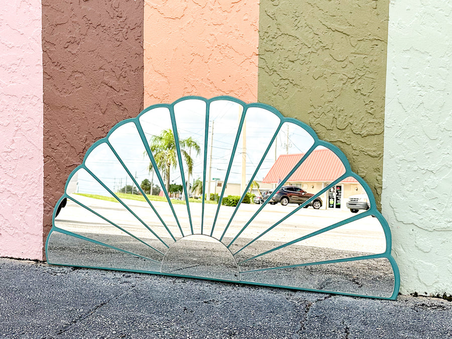 80s Chic Clam Shell Mirror