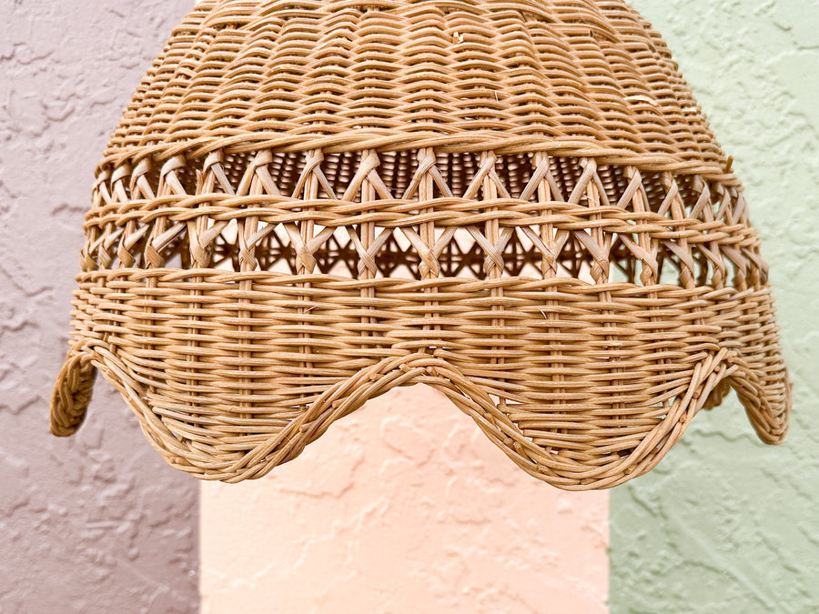 Cute Scallop Wicker Pendant