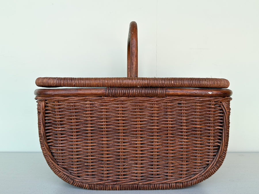 Sweet Shell Picnic Basket