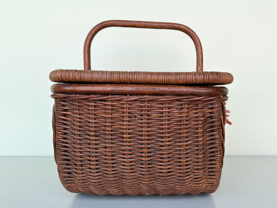 Sweet Shell Picnic Basket