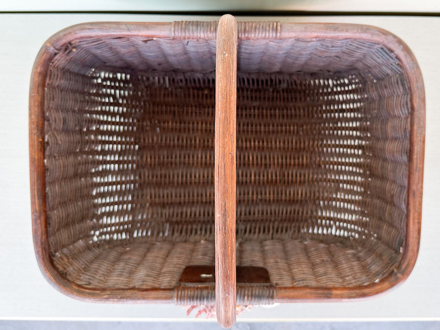 Sweet Shell Picnic Basket