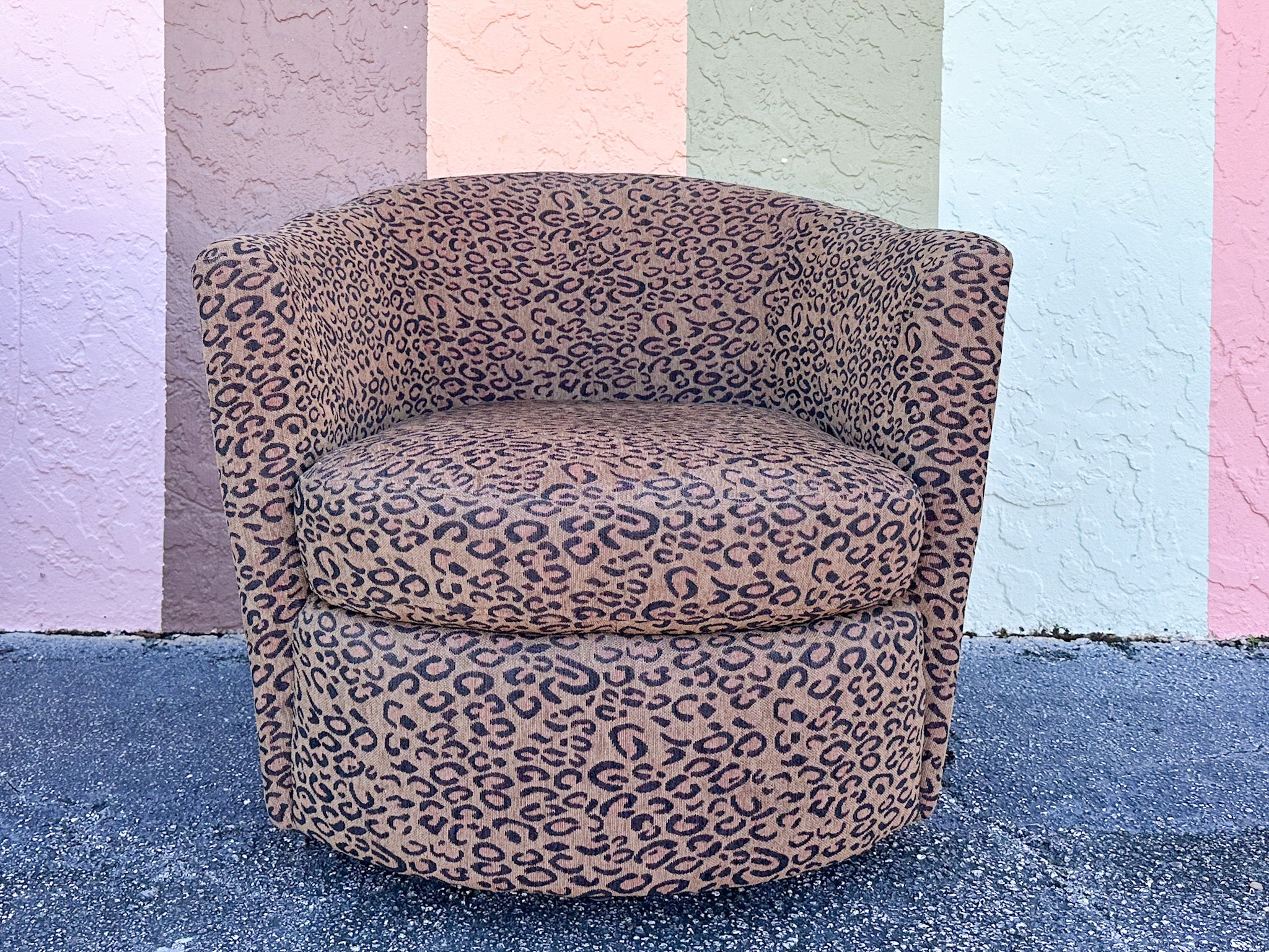 Animal print swivel discount chair