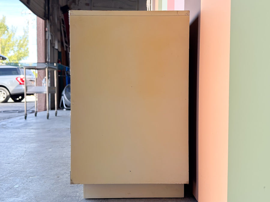 MCM Campaign Dresser