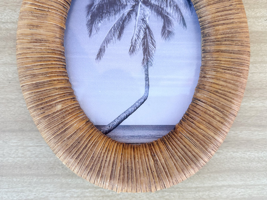 Shell Chic Rattan Frame