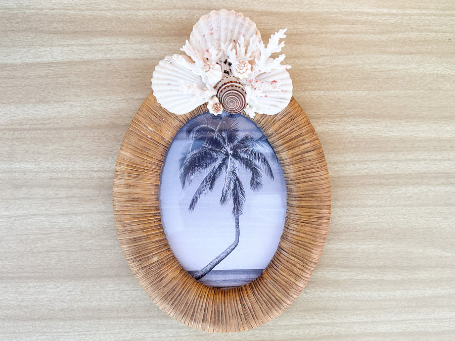 Shell Chic Rattan Frame