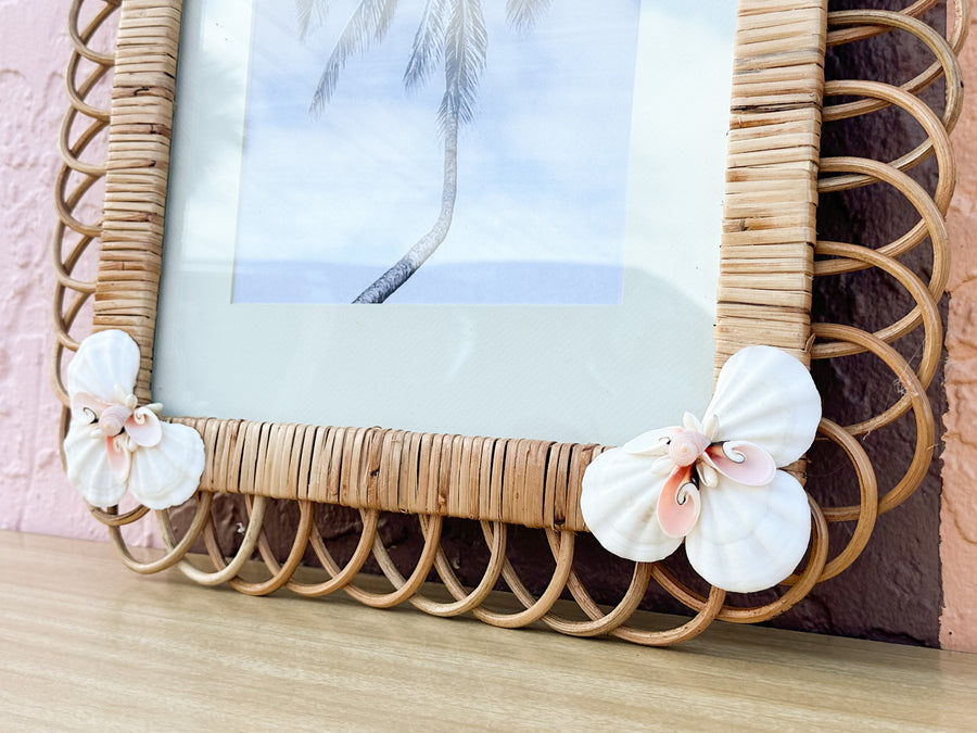 Large Shell Chic Rattan Frame