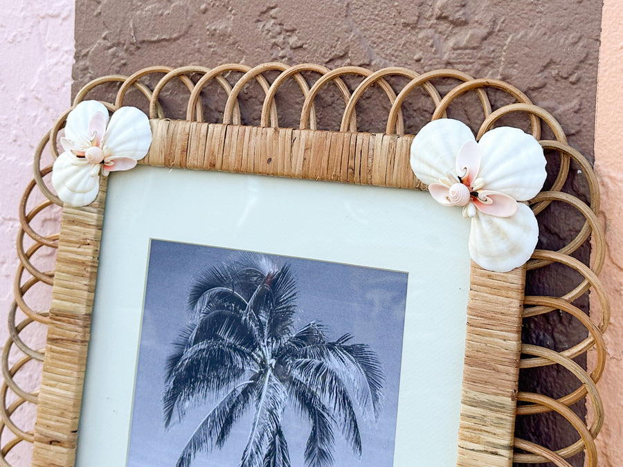 Large Shell Chic Rattan Frame
