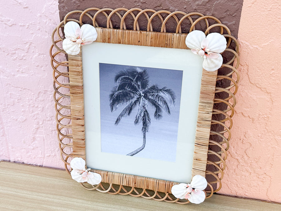 Large Shell Chic Rattan Frame