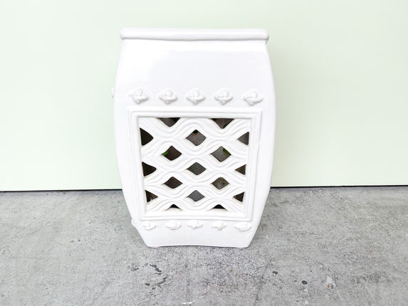 Palm Beach-y Lattice Garden Seat