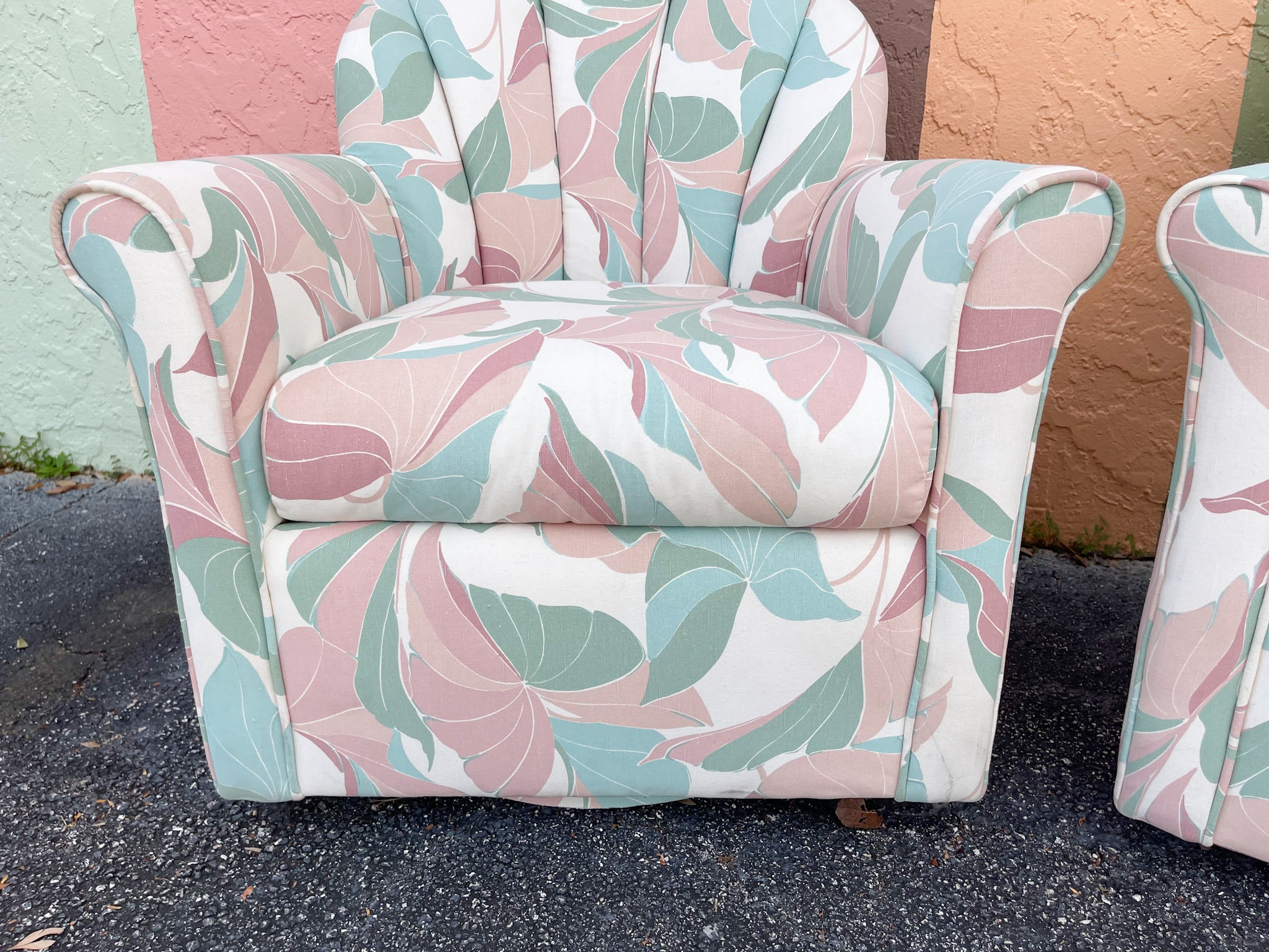 Tropical print swivel discount chair