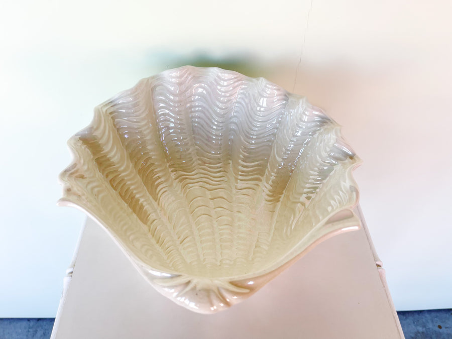 Opalescent Clam Shell Dish
