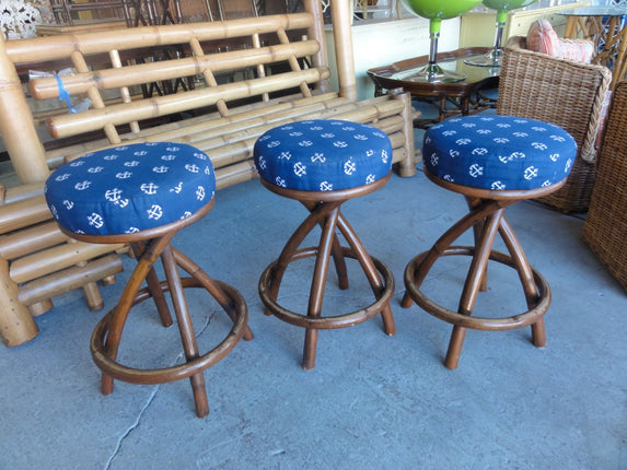 Set of 3 Swivel Rattan Bar Stools