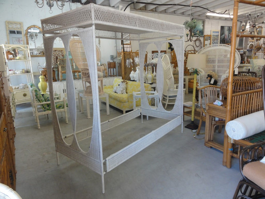 Palm Beach Chic Wicker Canopy Daybed