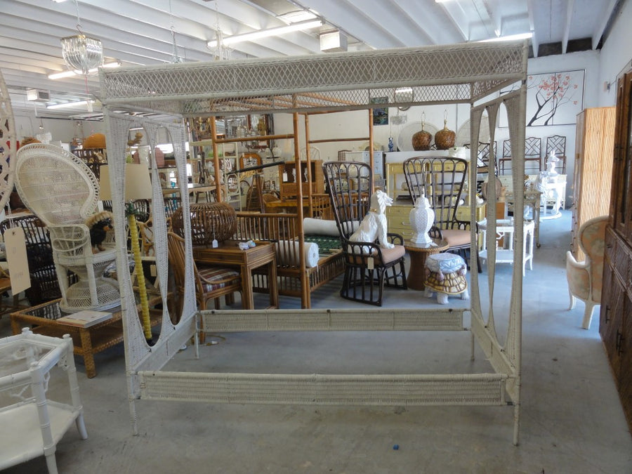 Palm Beach Chic Wicker Canopy Daybed