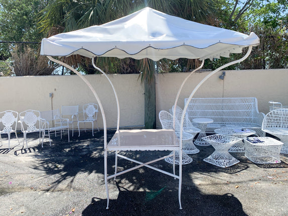 Palm Beach Chic Dining Table and Set of Four Chairs with Canopy